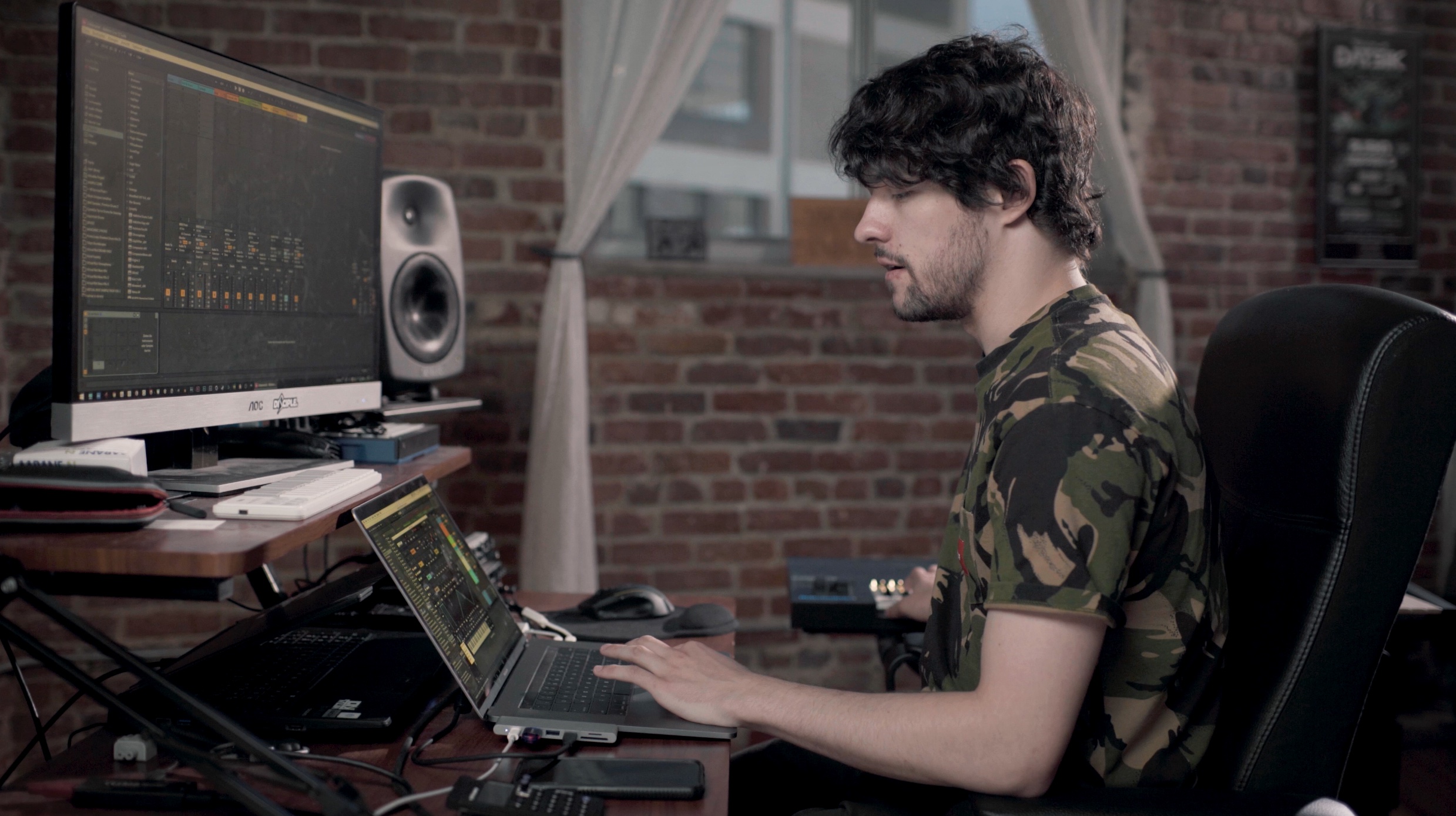 Video thumbnail for Virtual Riot creates innovative sound design with Serum’s built-in FX