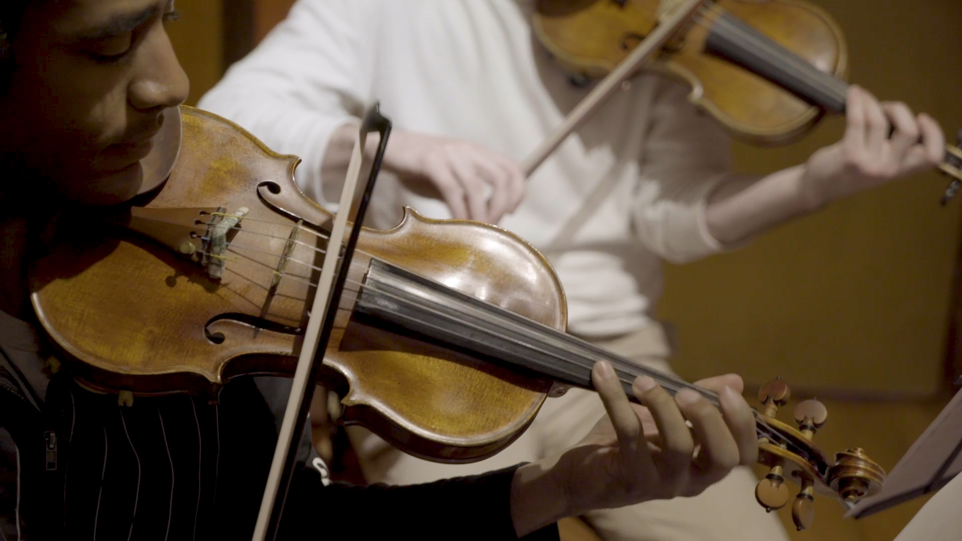 Spine-tingling strings for trap and hip hop productions