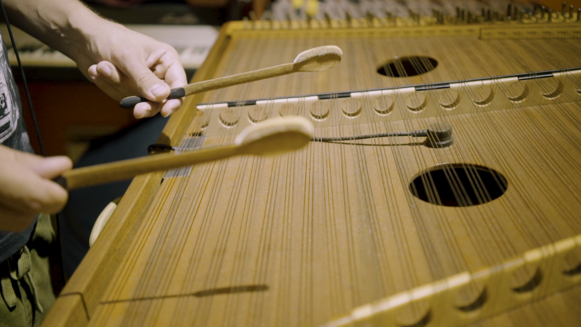 Video thumbnail for The hammer dulcimer brings beauty and brilliance to any track