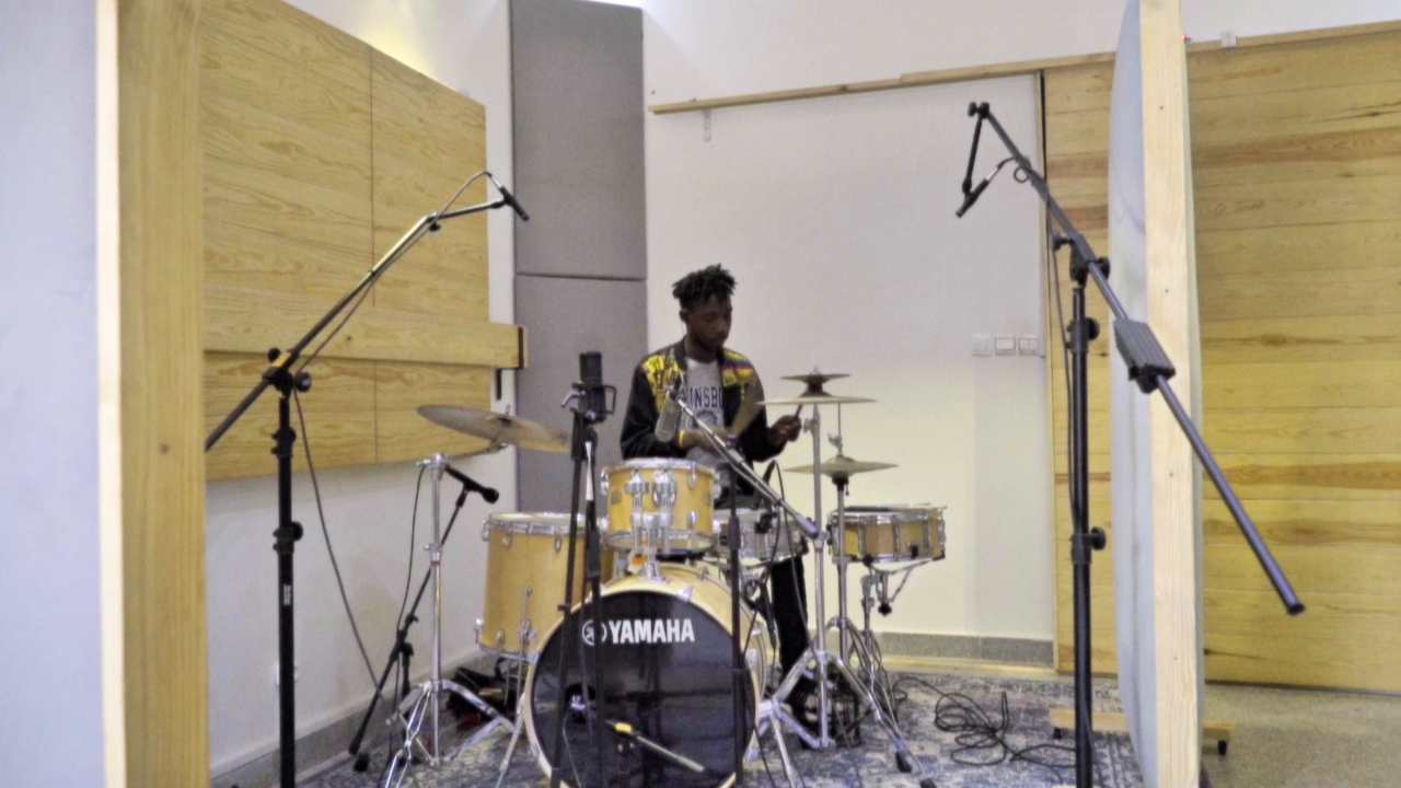 The dance grooves of West Africa