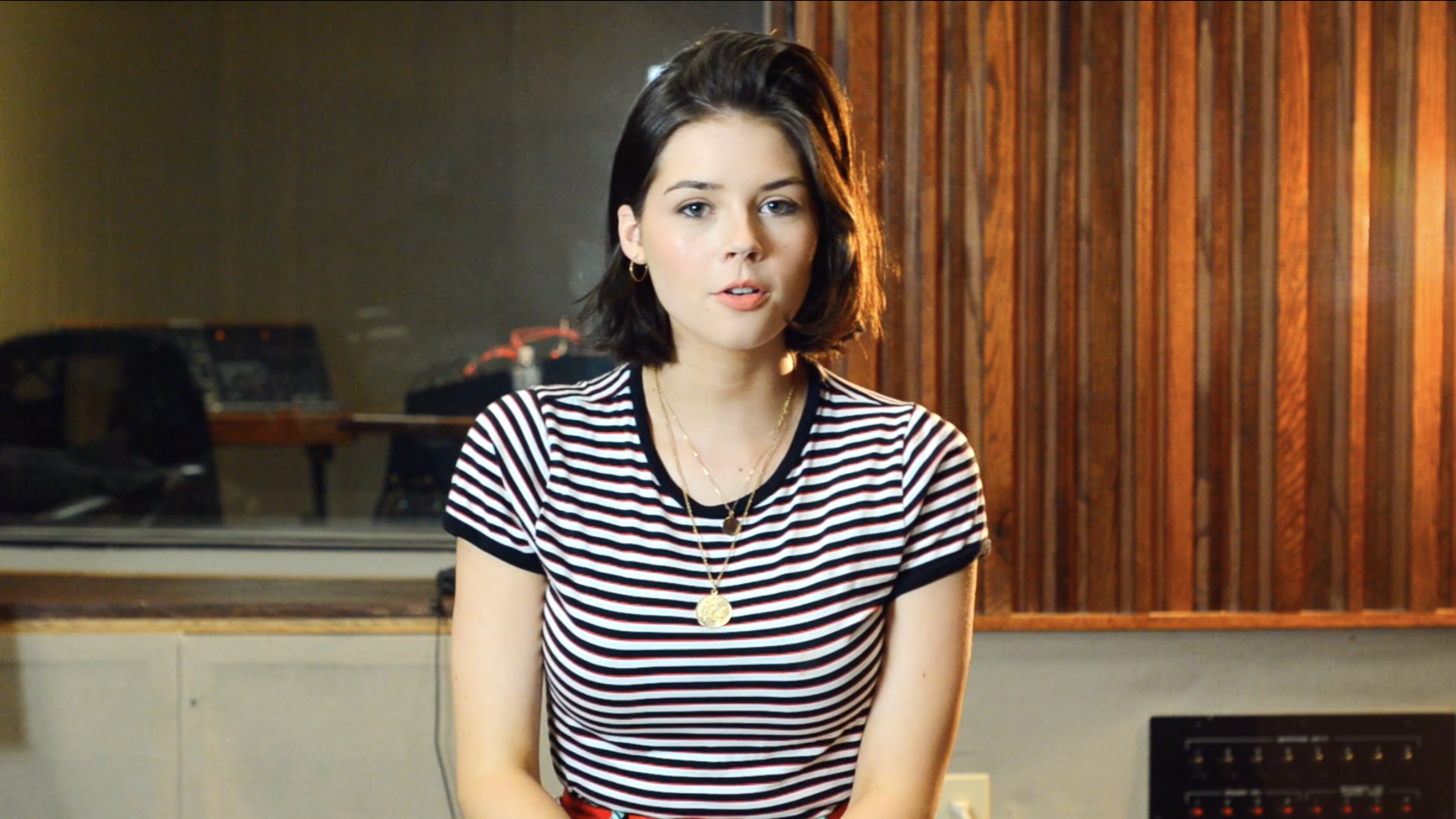 Video thumbnail for The musical stylings of Elise Trouw