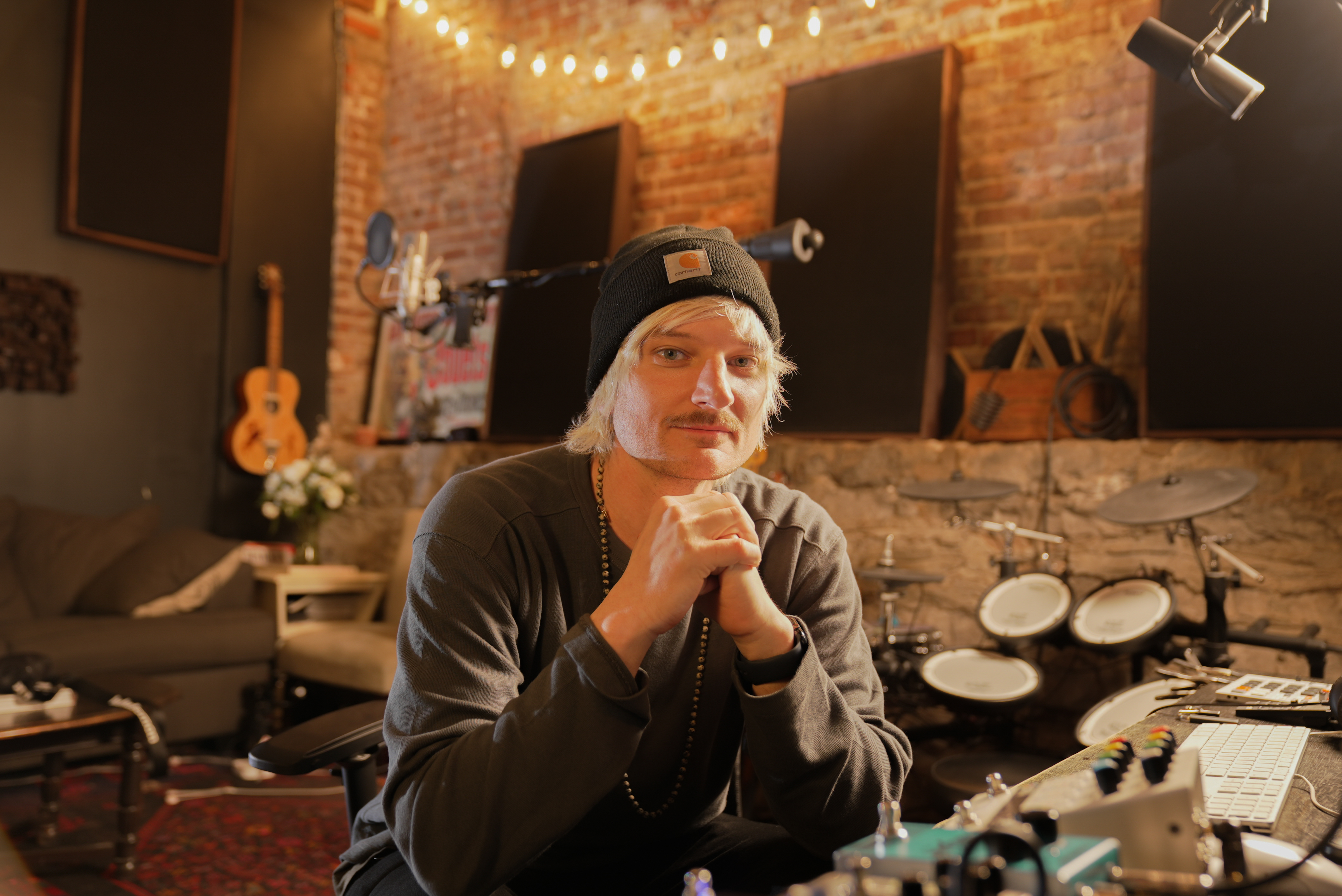 CMA Winner Mikey Reaves Cooks Up A Track with Splice